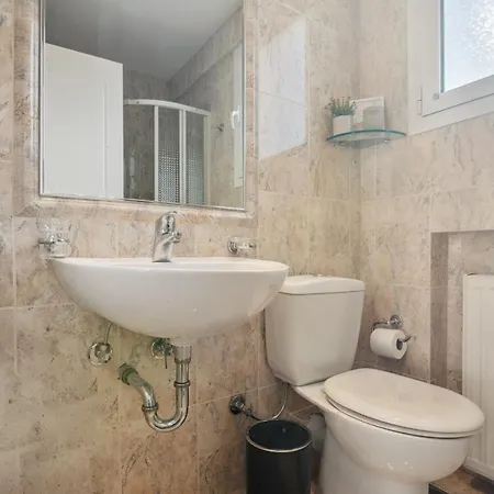 One-bedroom Jacuzzi Glyfada