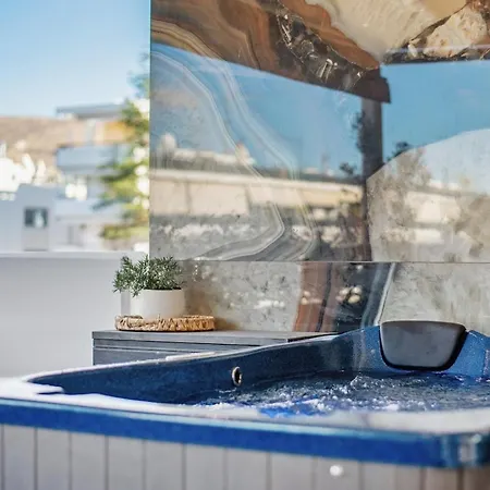 One-bedroom Jacuzzi Glyfada Apartment Athen